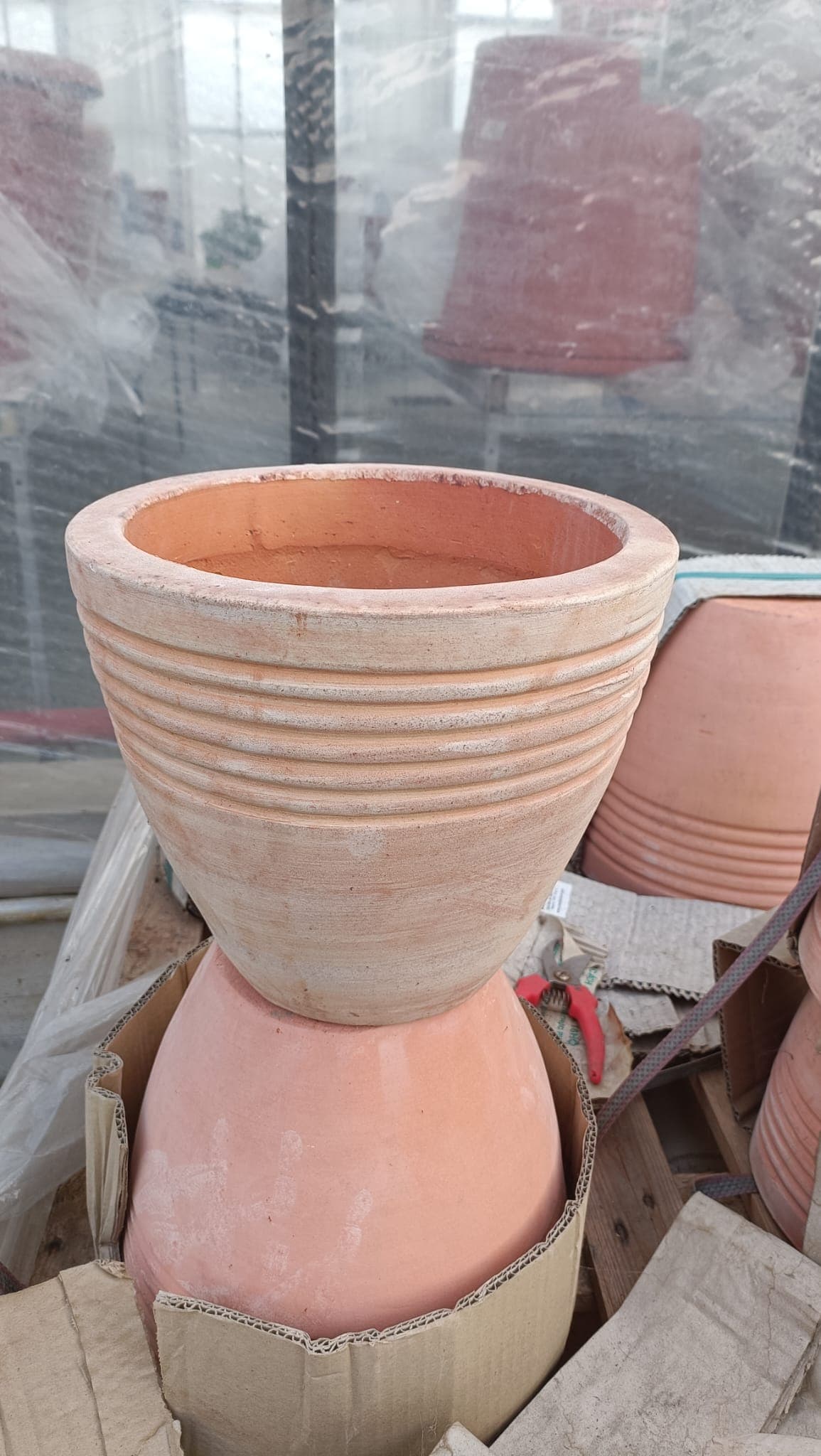 Vasi in plastica e terracotta